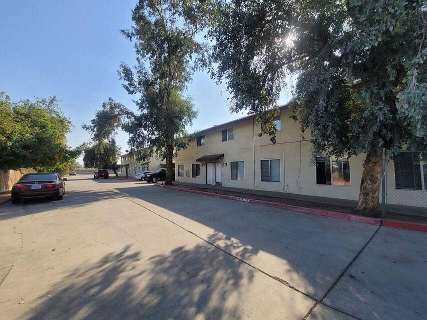 1st image of 619 E Houston Avenue