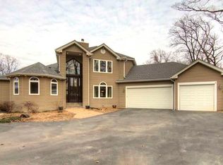 2120 Valley Dr, High Ridge, MO 63049