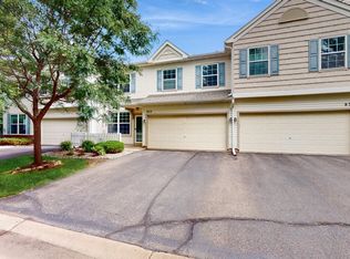 833 Braunworth Ct, Chaska, MN 55318