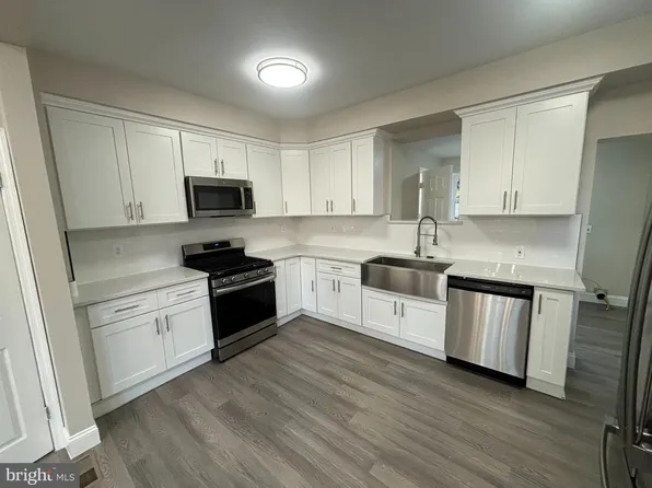 8012 Jeanes St, Philadelphia, PA 19111