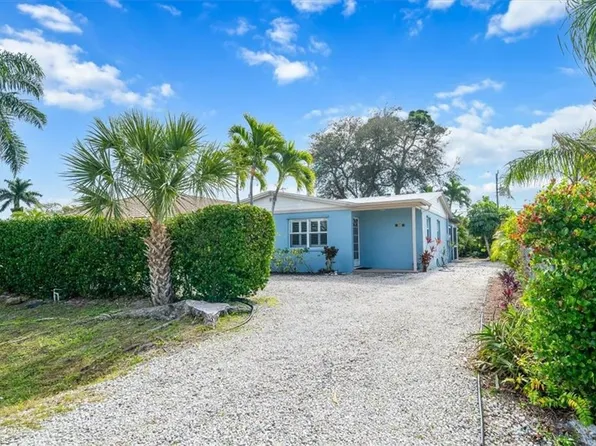 576 103rd AVE N, NAPLES, FL 34108