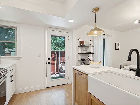 4th image of 6359 Oriole Dr
