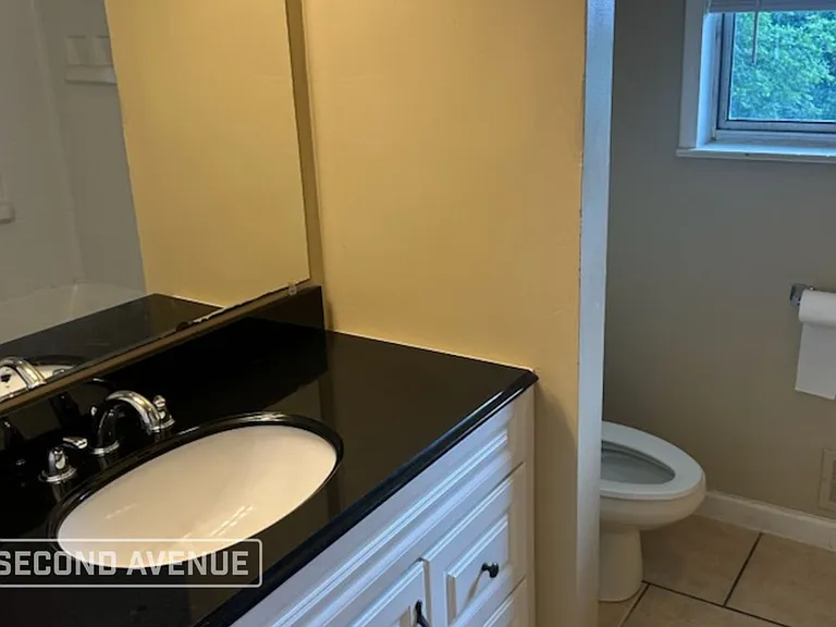 957 Hickory Cir — Photo 9