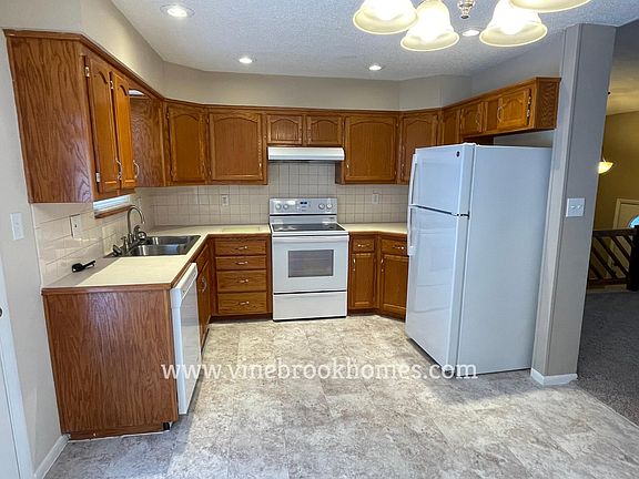 2nd image of 18207 E 27th St S