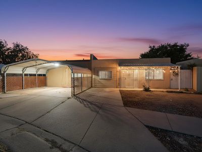 6012 Staubach Ave NW, Albuquerque, NM, 87120