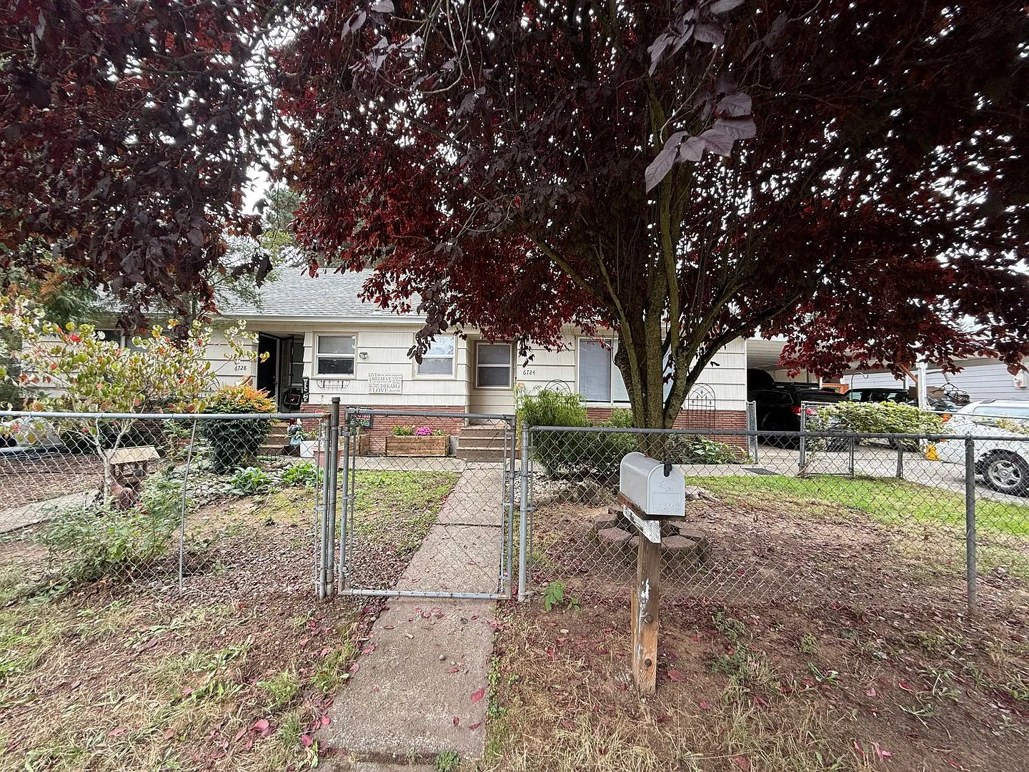 Adorable 1 bedroom, 1 bath duplex in Cully/ NE Portland! Single level, 2 Assigned spots, Fenced y... — Photo 2