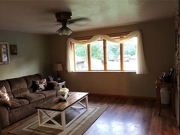 5th image of 104 Homer St