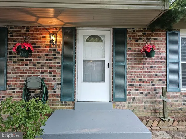 2546 Paxton St, Woodbridge, VA 22192