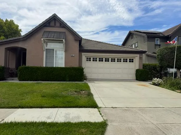 8881 Zinnia St, Gilroy, CA 95020