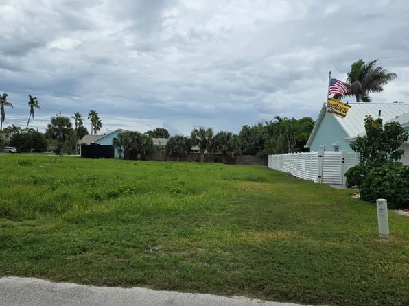 225 Spoonbill Ln, Melbourne Beach, FL 32951