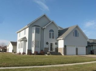 501 Stonegate Cir, Sergeant Bluff, IA 51054