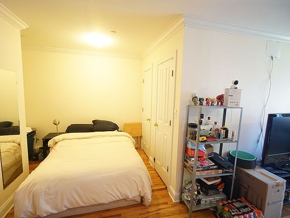 3rd image of 308 21st St #4A