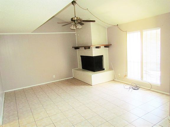 4th image of 4750 Oakwood Dr