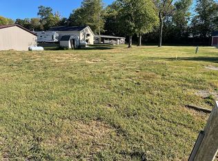 19610 Lou Ln, Carlyle, IL 62231