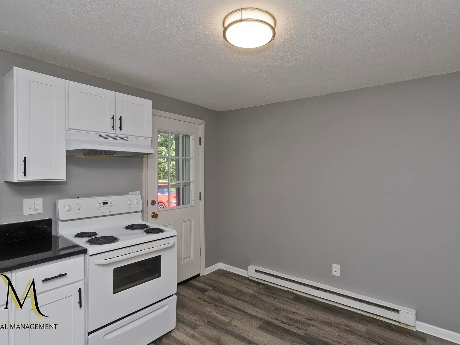 29 W Lake St — Photo 2