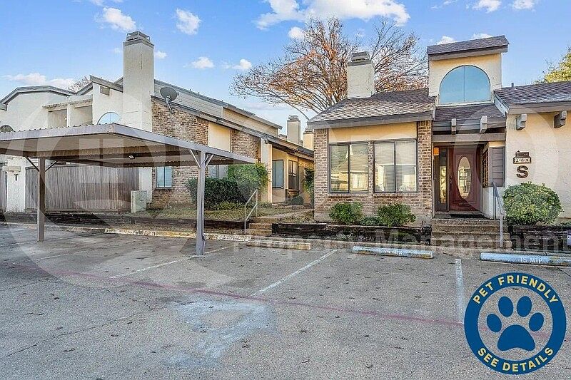 1st image of 821 Dublin Dr APT 215