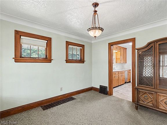 5th image of 1458 Breiding Rd