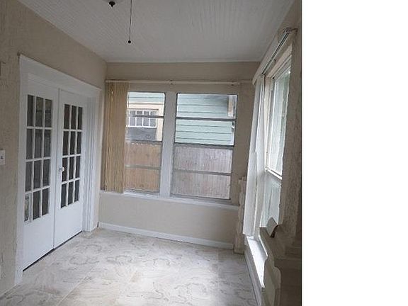 5th image of 975 13th Ave S