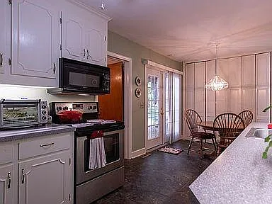 Building Photo - 150 Buena Vista Cir