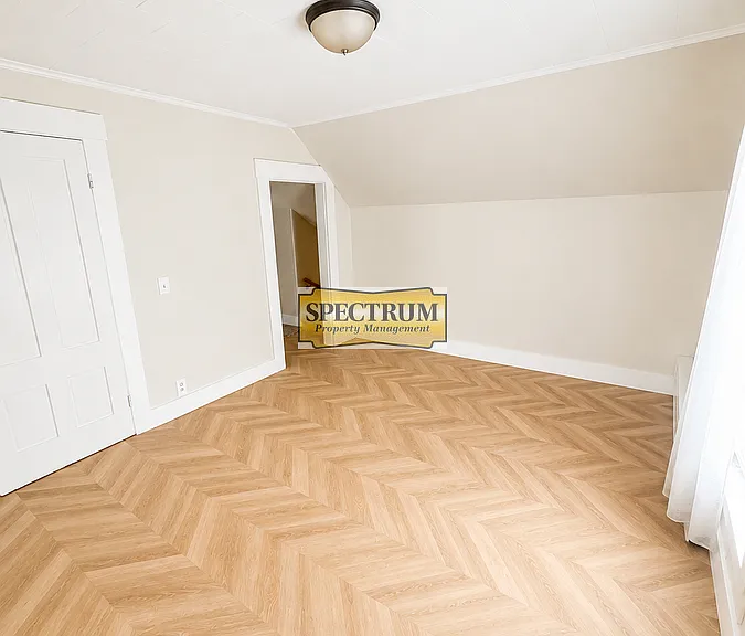 16 Park St #7 — Photo 3