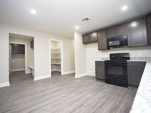5th image of 608 Nichols Pl