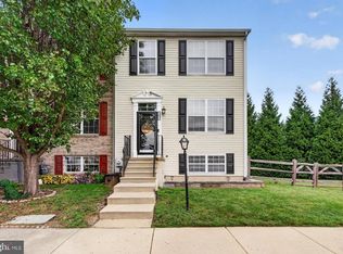 165 Versailles Ct, Newark, DE 19702