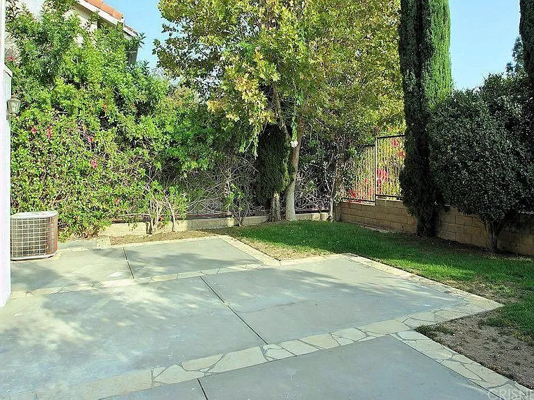 19538 Kilfinan St — Photo 19
