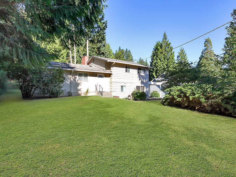 2nd image of 758 Sunrise Pl SW