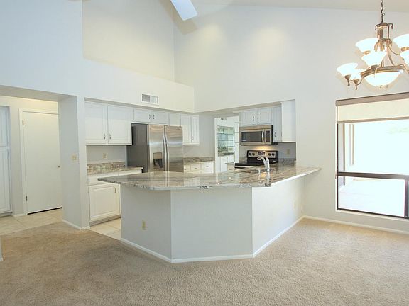 5th image of 10123 E San Salvador Dr
