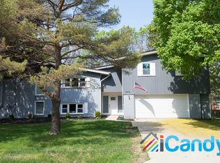 224 Beverly Rd, Barrington, IL 60010