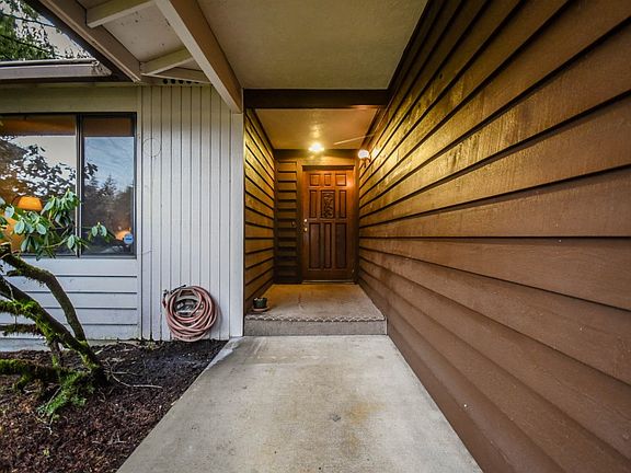 2nd image of 535 W I St