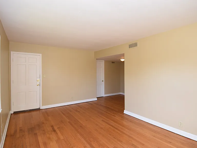 4167 N Sherman Blvd #4 — Photo 8