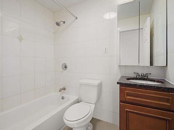 5th image of 25 Bogart St APT 3S