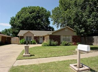 1128 N Ironwood Pl, Broken Arrow, OK 74012