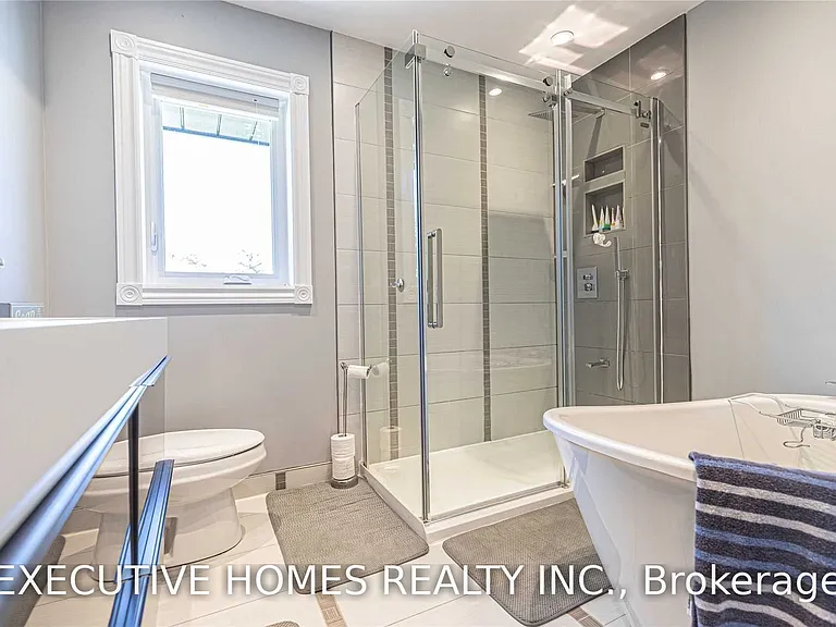 384 Ashbury Rd — Photo 19