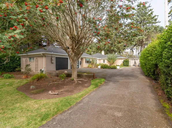 1903 NW 37th St, Lincoln City, OR 97367