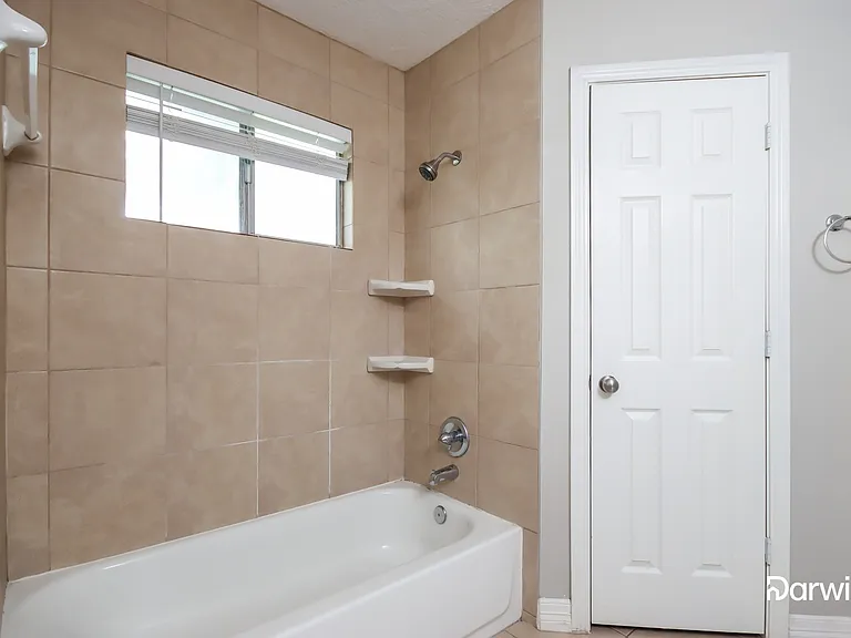 7414 Pebblemill Ln — Photo 11