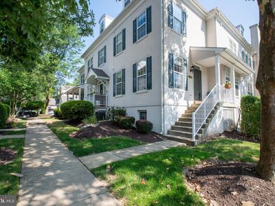 202 Lantern Dr #102, Doylestown, PA, 18901