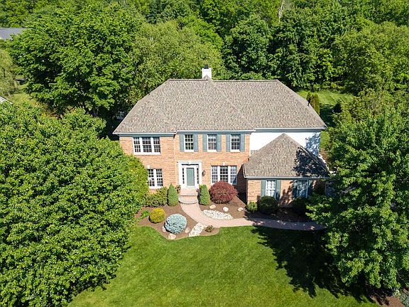 5th image of 335 Sun Valley Dr