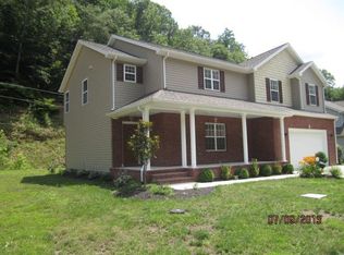 154 Stoney Brook Dr, Van Lear, KY 41265