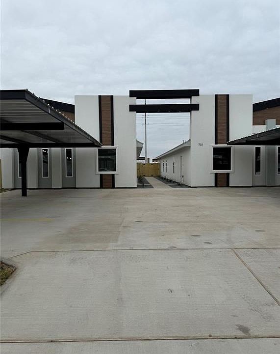 1st image of 701 N Alexandrite Ave #4