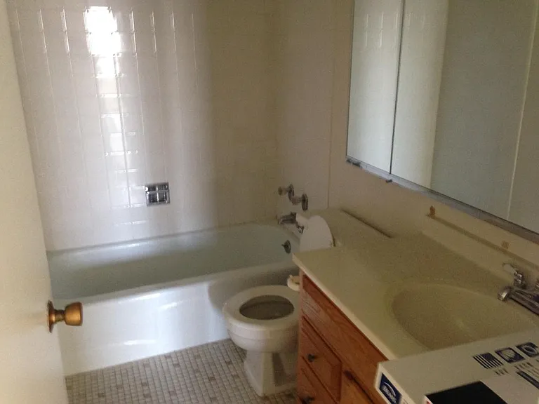 3930 N Pine Grove Ave #24 — Photo 8