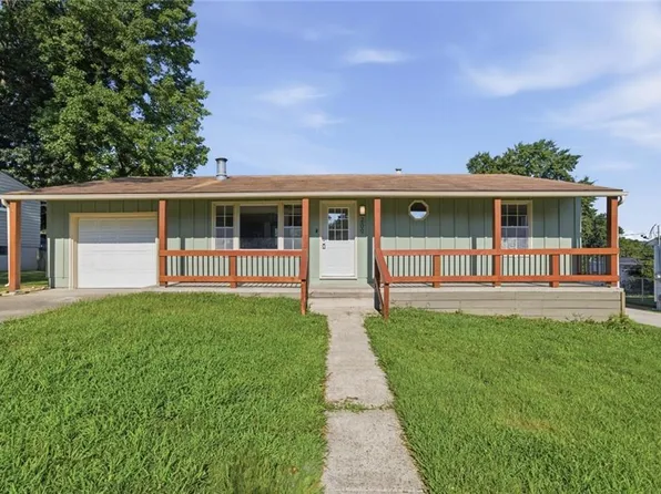 209 Western St, Leavenworth, KS 66048