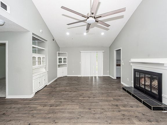 2nd image of 105 Photinia Ct