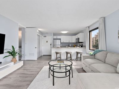 2140 Kuhio Ave APT 502, Honolulu, HI, 96815