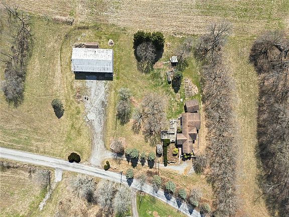 3rd image of 331 Martin Rd S