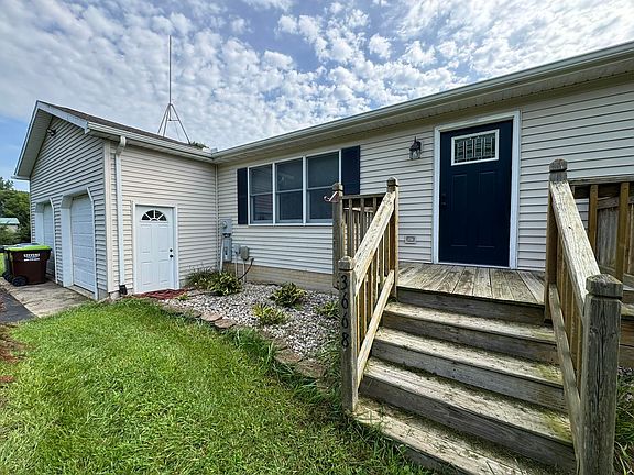 4th image of 3668 Laberdee Rd