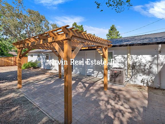 5th image of 1896 2nd Ave