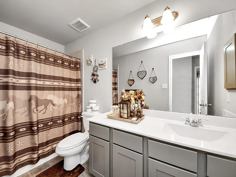 2918 Silverhorn Ln — Photo 39