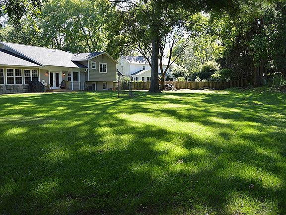 2nd image of 2506 E Meredith Dr